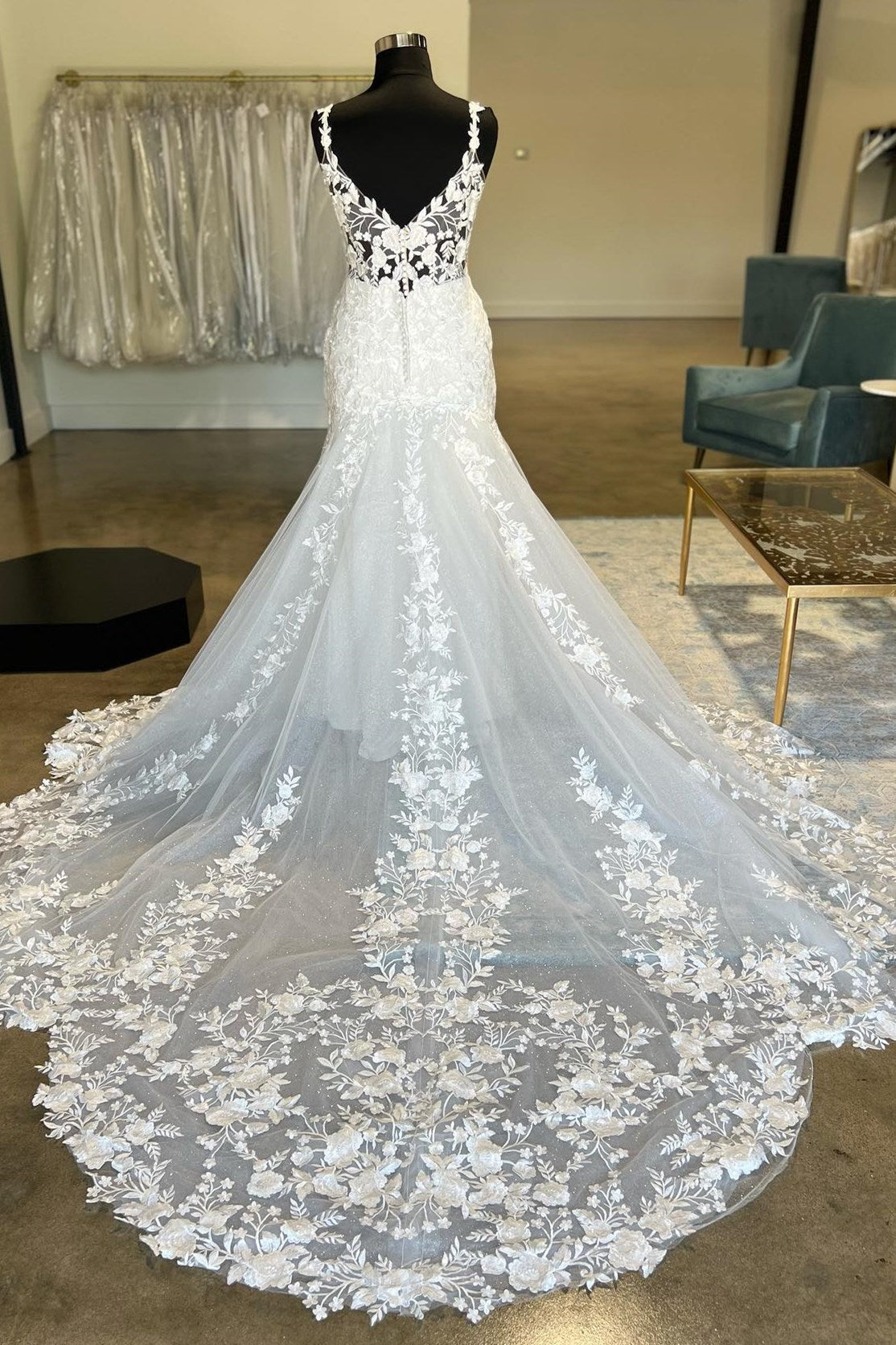 White Plunging V Neck Appliques Trumpet Sweeping Wedding Dress