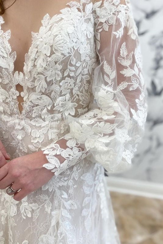 White Appliques Round Neck Long Sleeve A-Line Wedding Dress