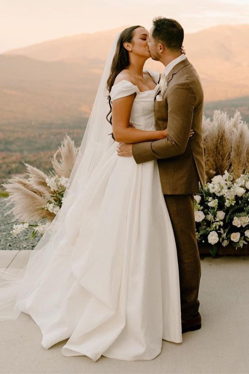 Ivory Off-the-Shoulder Cap Sleeves Layers Wedding Dress