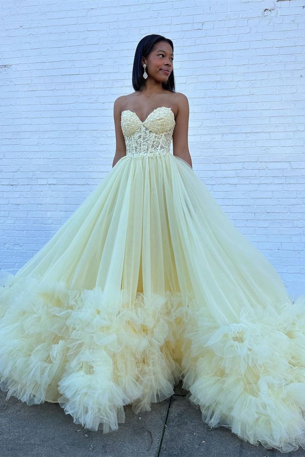 Stylish A Line Sweetheart Yellow Corset Prom Dress with Appliques Ruffles