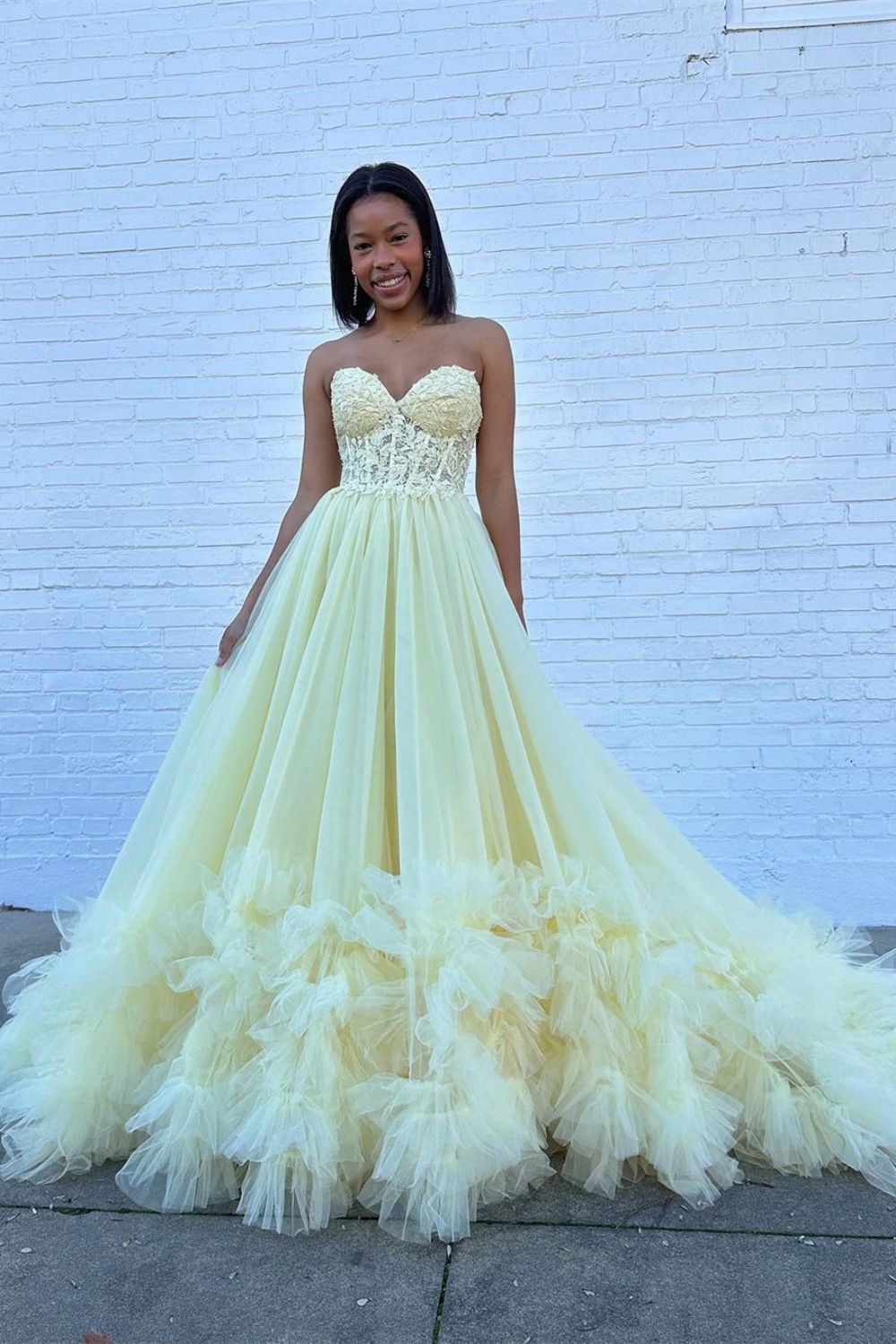 Stylish A Line Sweetheart Yellow Corset Prom Dress with Appliques Ruffles