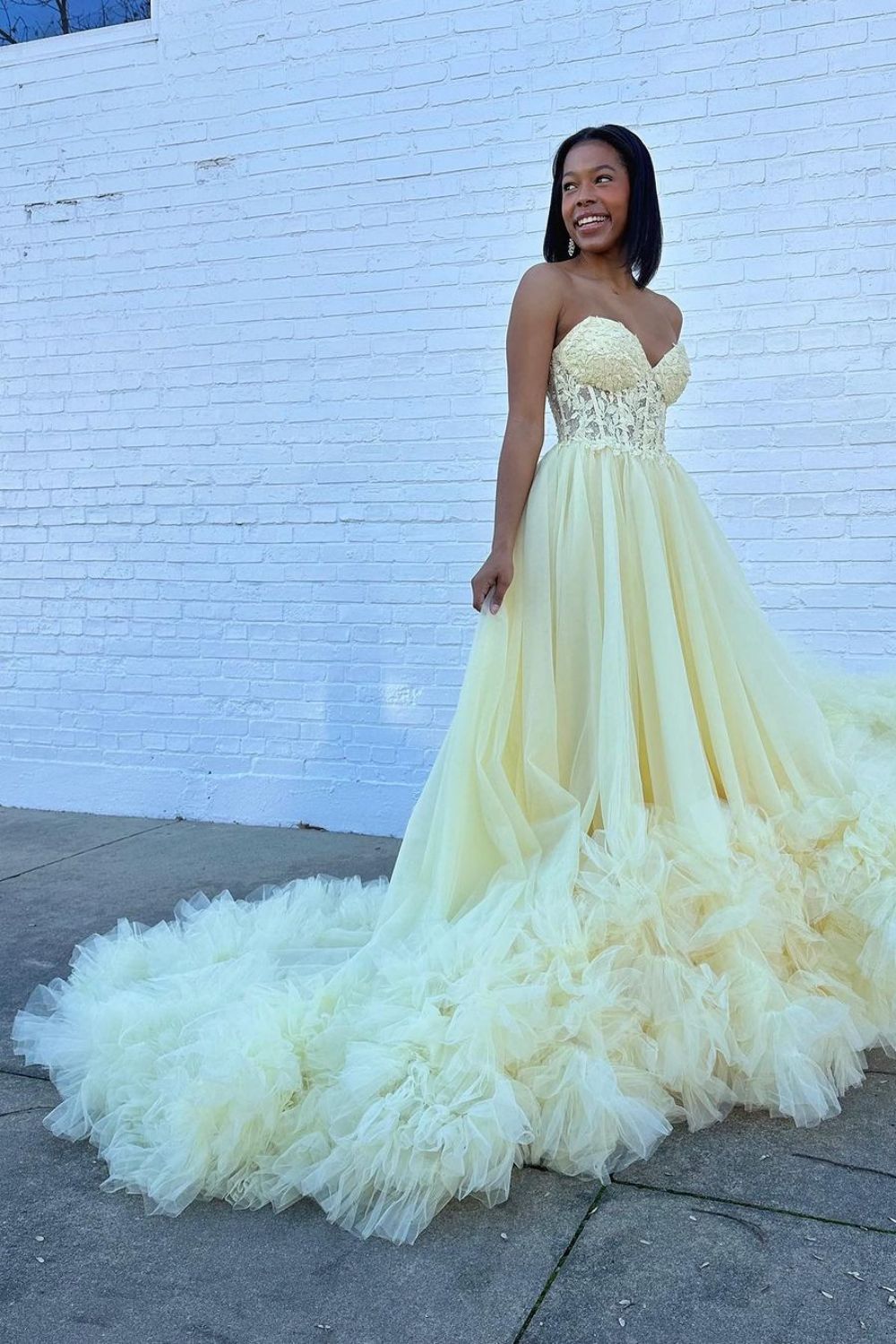Stylish A Line Sweetheart Yellow Corset Prom Dress with Appliques Ruffles