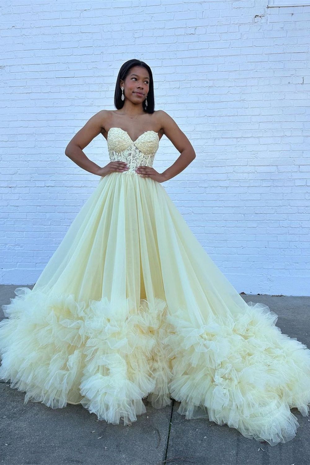 Stylish A Line Sweetheart Yellow Corset Prom Dress with Appliques Ruffles
