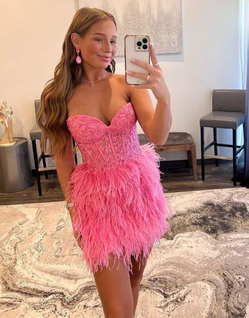 Fuchsha Sweetheart Lace Homecoming Dress With Feather