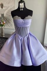 Red A-Line Sweetheart Short Satin Homecoming Dress With Beading