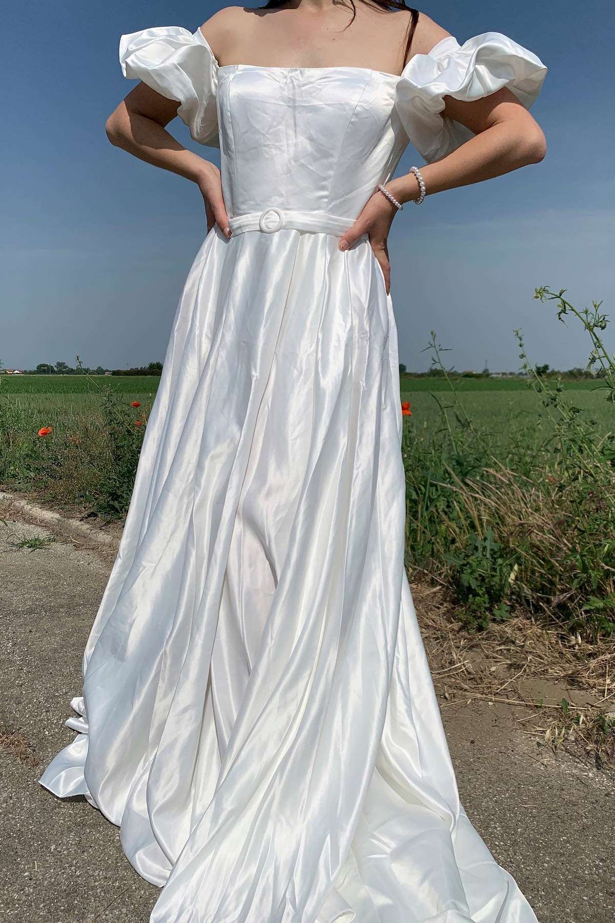 White Off-the-Shoulder Puff Sleeve A-Line Long Wedding Gown
