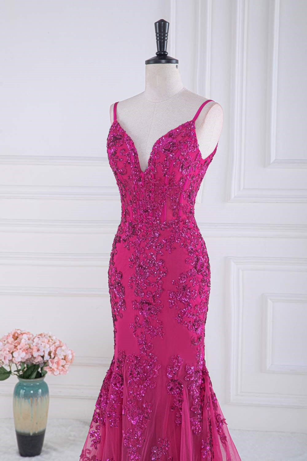 Magenta Straps V-Neck Sequin Appliques Mermaid Prom Dress