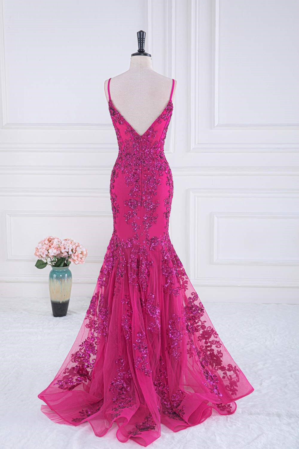 Magenta Straps V-Neck Sequin Appliques Mermaid Prom Dress